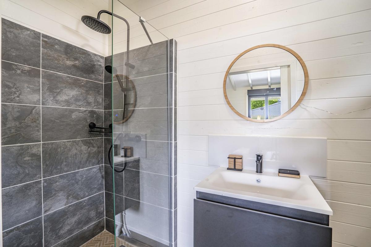 12 Location villa Le Diamant Martinique - Salle douche ch 1